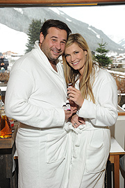 Verena Wriedt mit Mann Thomas Schubert 4. Geburtstag Hotel Alpin Juwel, Start der Wintersaison in Saalbach Hinterglemm, Österreich am 12.12.2016 Foto / (c) G. Nitschke/ BrauerPhotos